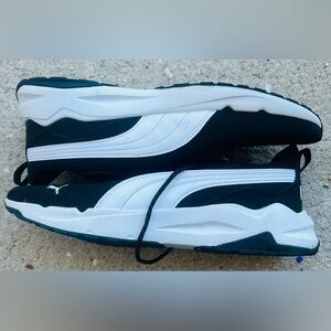 Puma Men's Black and White Athletic Sneakers